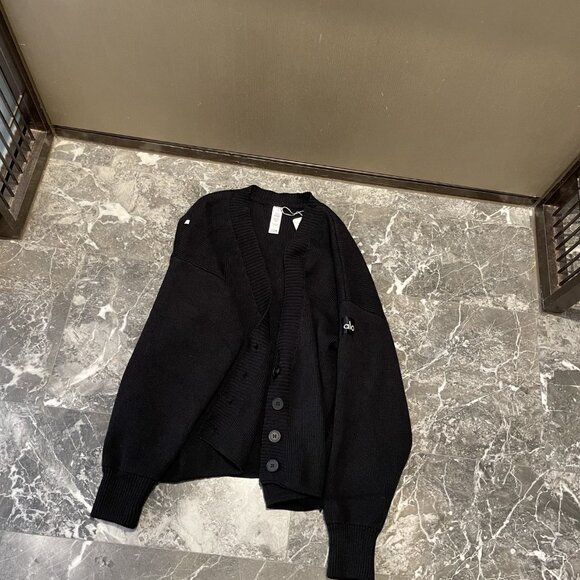 Alo Yoga Scholar Cardigan Sweater Black Color - Picture 3 of 3